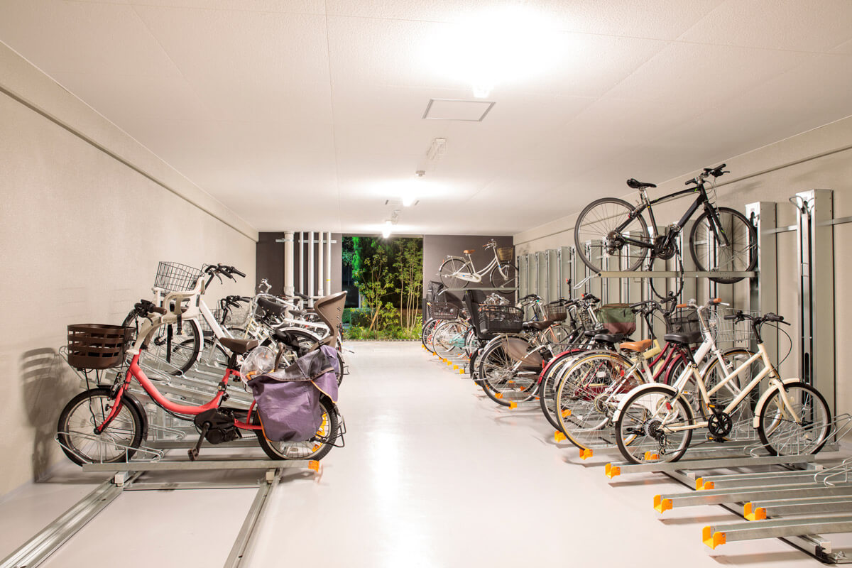 新しく入れ替えられた駐輪場の自転車ラック